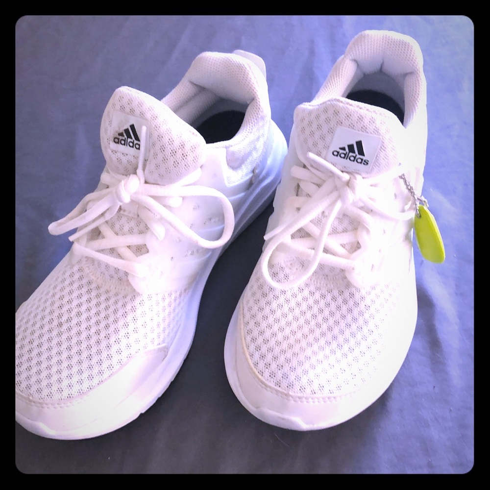 Adidas sneaker new without tags